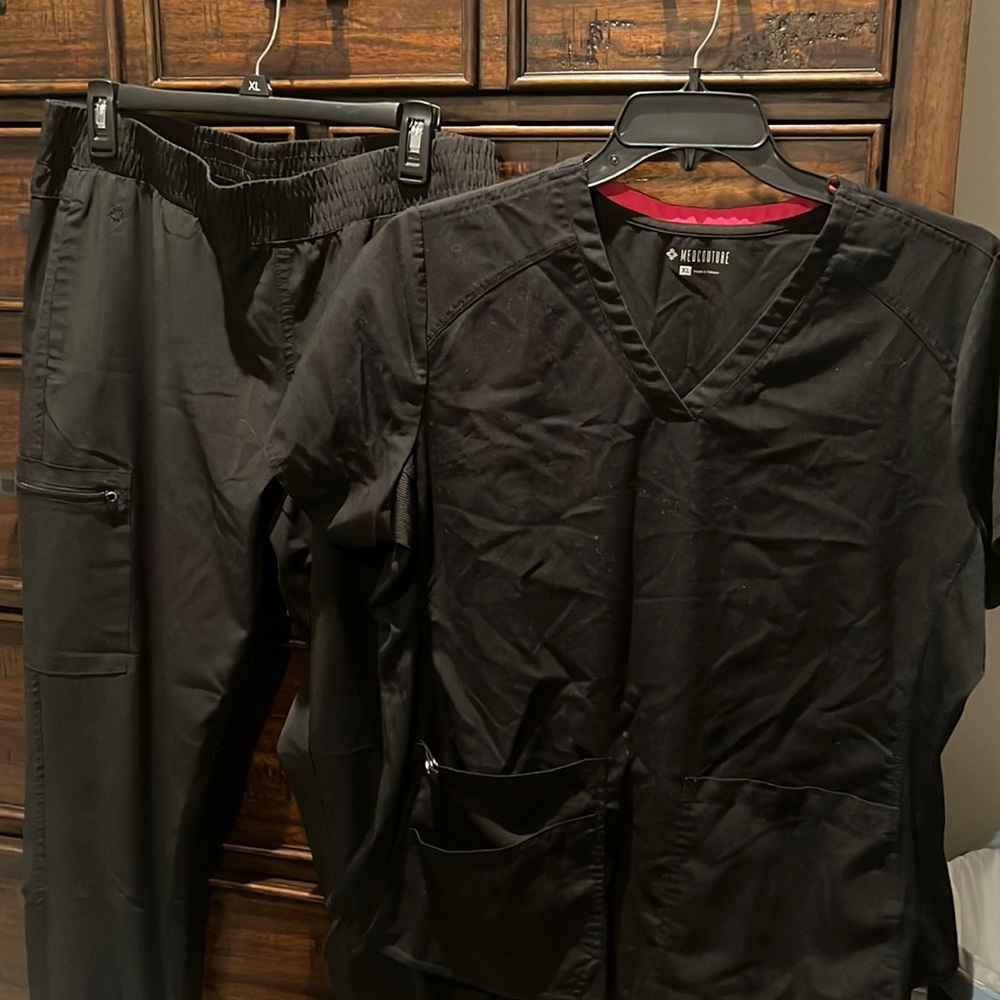 Black scrubs